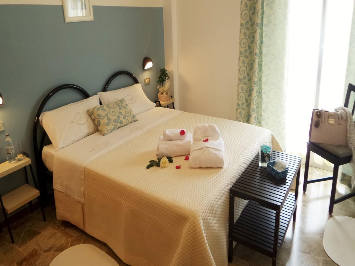 Hotel Eugenio Rimini Luaran gambar