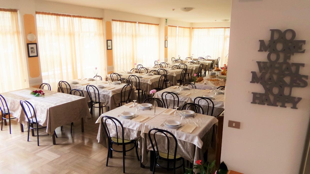 Hotel Eugenio Rimini Luaran gambar