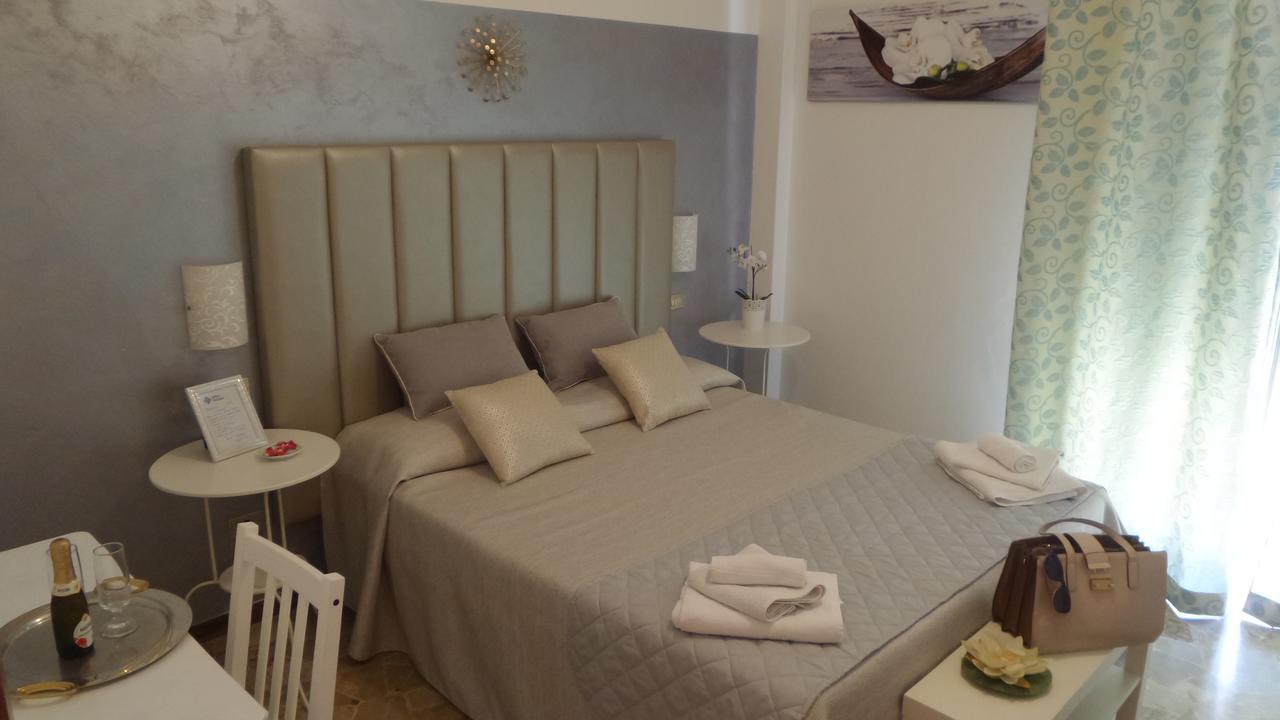 Hotel Eugenio Rimini Luaran gambar